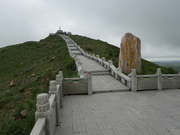 成吉思汗瞭望山敖包