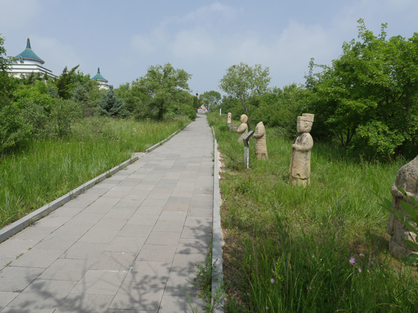 成吉思汗庙景区七月上旬，辽金时代的文物