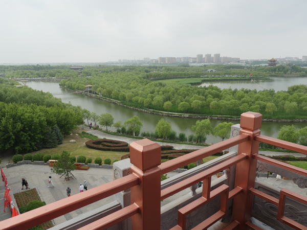 大安市嫩江湾旅游区七月初，辽皇观鱼台登高远眺