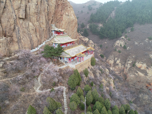 大同采凉山红石崖