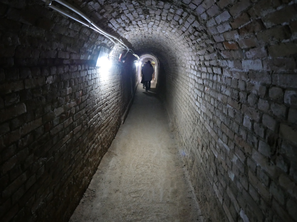井陉段家楼景区地道（正丰矿地下工程防御系统），始建于1916年，全长5556米