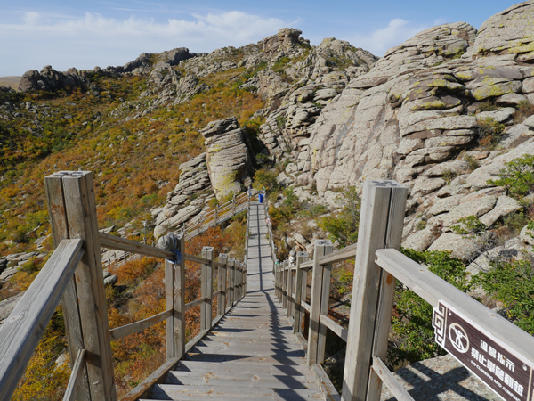 乌里雅斯太山九月中旬