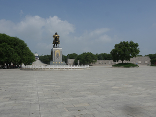 成吉思汗公园，成吉思汗雕像