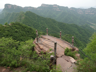 锦山自然生态风景区五月下旬，烂柯台