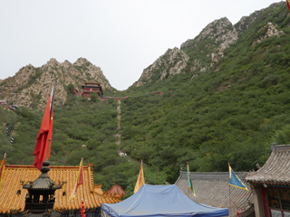 下花园鸡鸣山景区